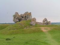 Irlande,_Co_Offaly,_Clonmacnoise,_Chateau,_Ruines (2)